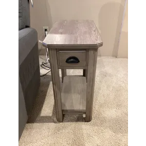 Lakeland Oak Chairside End Table