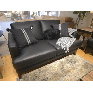 Sara Loveseat