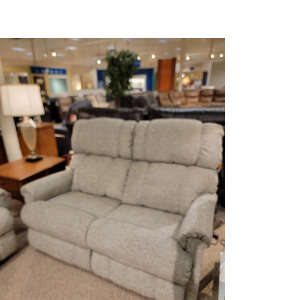 Pinnacle Power Reclining Loveseat w/ Headrest