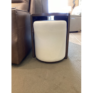 Lyra Pouf