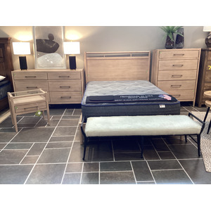 Shiloh 4 PC Queen Panel Bedroom Set