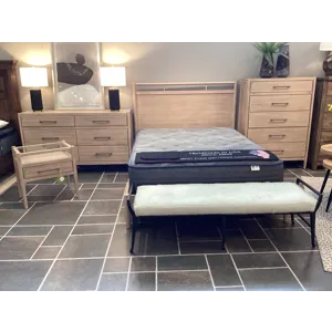 Shiloh 4 PC Queen Panel Bedroom Set