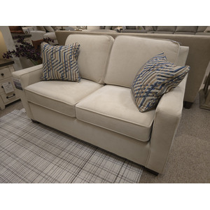 Nola Loveseat