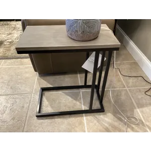 Melody Accent Table