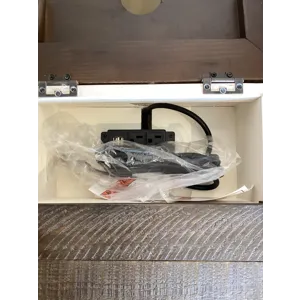 Madison County Power Chair Side - Vintage White