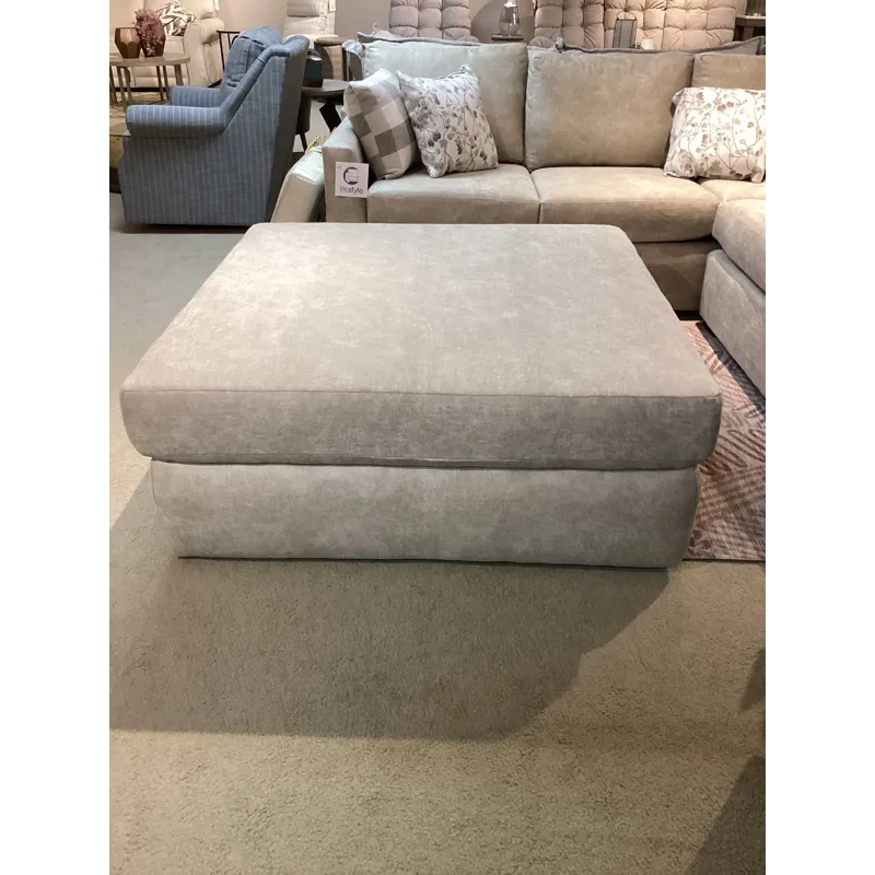 Hermosa Ottoman