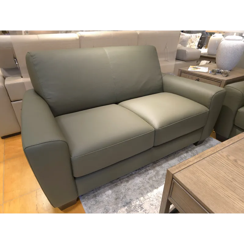 Daphne Loveseat