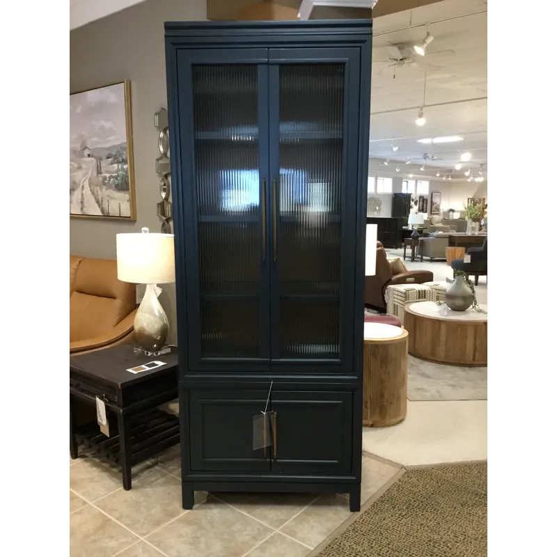 Alexander Pier/Display Cabinet