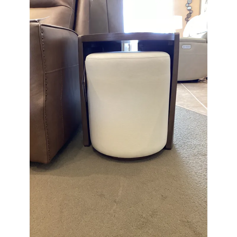 Lyra Pouf