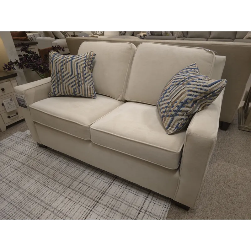 Nola Loveseat