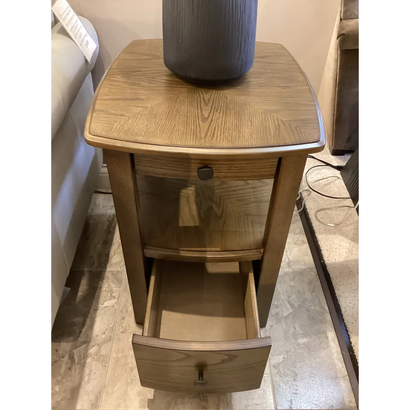 Primo Chairside Table
