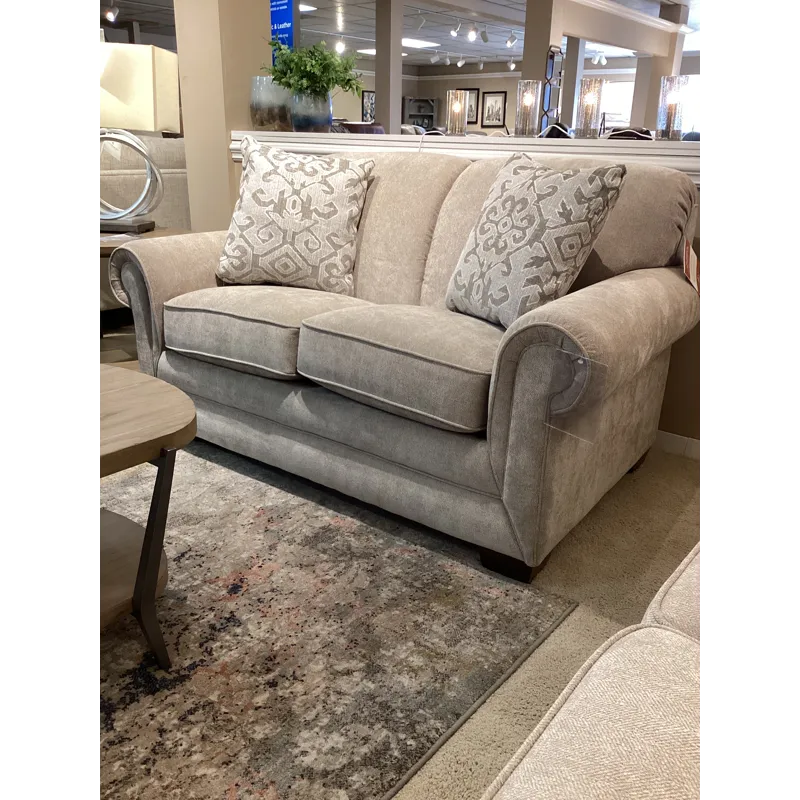 Mackenzie Loveseat