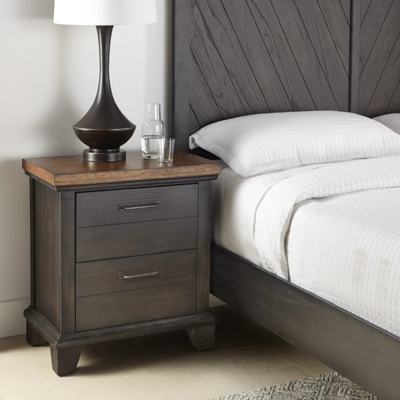 Bear Creek 3-Piece Bed With 2 Nightstand - Queen