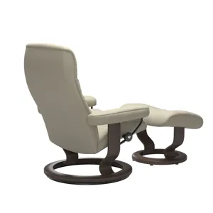Opal (M) Classic chair with footstool