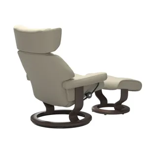 Skyline (S) Classic chair with footstool