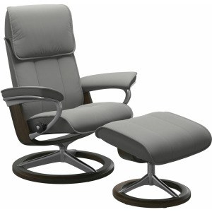 Admiral Medium Signature Chair w/footstool