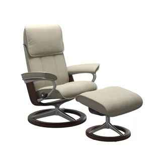 Admiral (M) Signature Chair with Footstool - Paloma light Grey w/Polished &amp; Brown