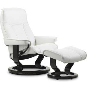 Senator Medium Classic Chair
