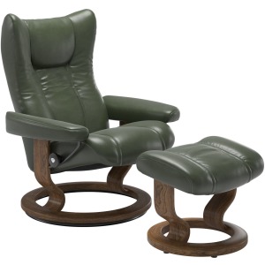Wing (L) Classic chair with footstool - Pioneer Green w/Teak