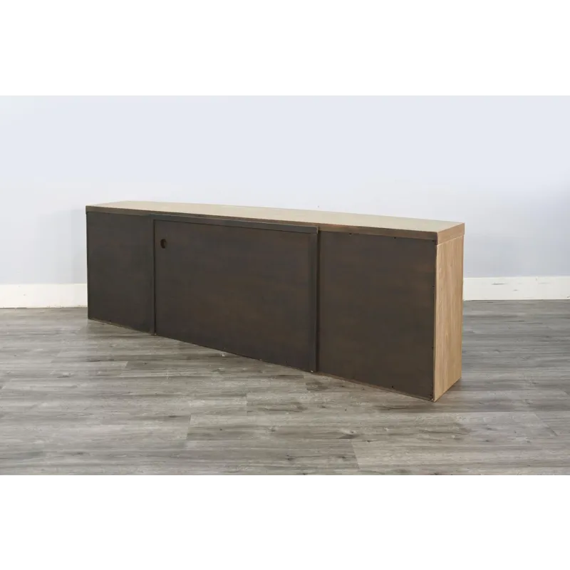Circ Media/Fireplace