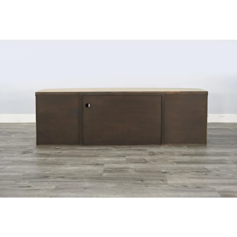 Circ Media/Fireplace