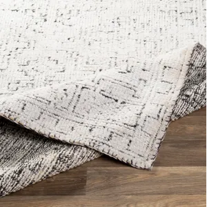 Bella 2' x 3' Rug