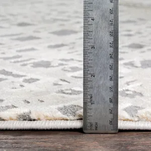 Tibetan 6'7" x 9'6" Rug