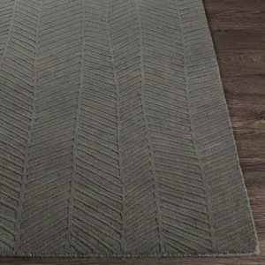 Taraash 2'6" x 8' Rug