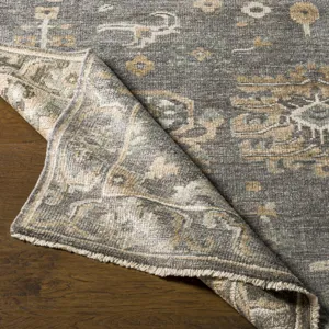 Royal 8' x 10' Rug