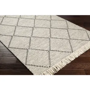 Uttar 6' x 9' Rug