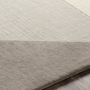 Queens 8'10" x 12' Rug