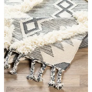 Apache 9' x 12' Rug