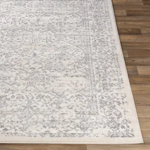 Roma 6'7" x 9' Rug
