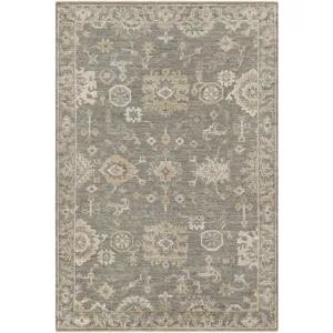Royal 4' x 6' Rug