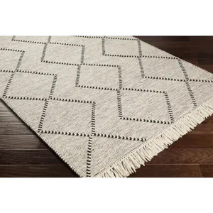 Uttar 2'6" x 8' Rug