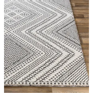 Ariana 2'3" x 3'9" Rug