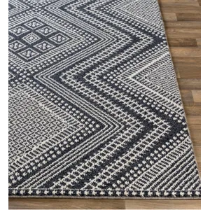 Ariana 6'7" x 9' Rug