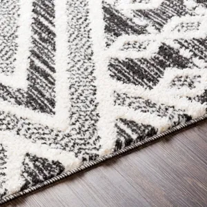Valencia 6'7" x 9' Rug