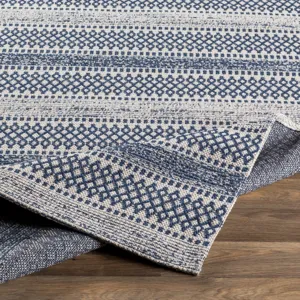La casa 2' x 3' Rug