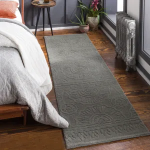 Taraash 2'6" x 8' Rug