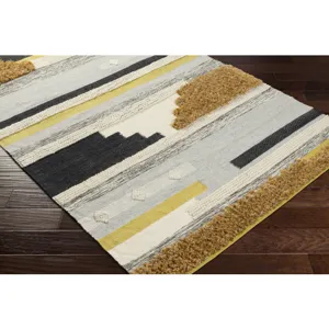 Yuva 2'6" x 8' Rug