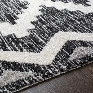 Valencia 6'7" x 9' Rug