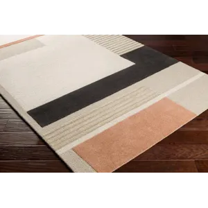 emm2303-576_corner.webp