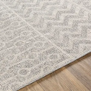 Veranda 6'7" x 9' Rug