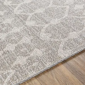 Veranda 6'7" x 9' Rug