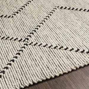 Uttar 2'6" x 8' Rug