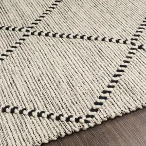 Uttar 2'6" x 8' Rug