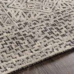 Oakland 2'6" x 8' Rug
