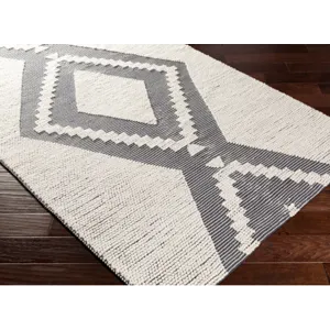 Azalea 2' x 3' Rug