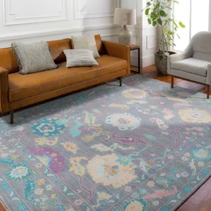 Ushak 8' x 10' Rug